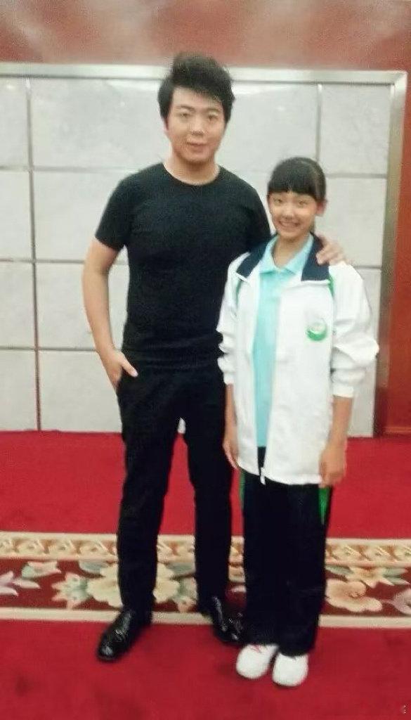 宁艺卓与郎朗合照哎嘛，没想到他俩会同框的。宁艺卓时隔多年与郎朗合照