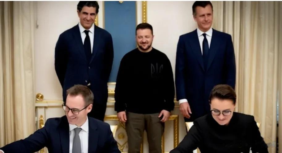 最后一刻还是签了？泽连斯基签“丧权”协议，提出唯一停火方案

众所周知，俄乌两国