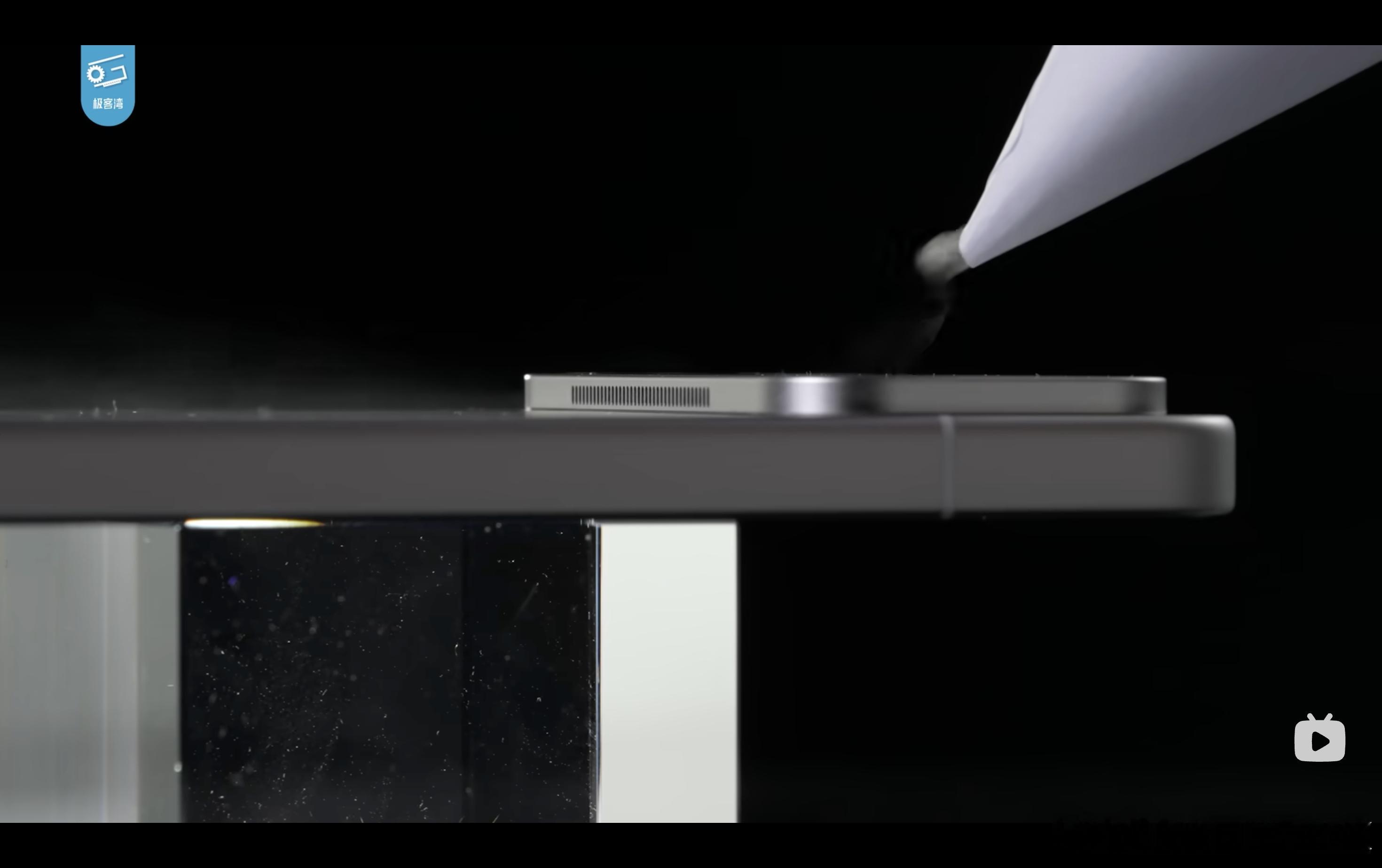 红米K90 Max的风扇+出风口设计颇有我买的荣耀Win的意思