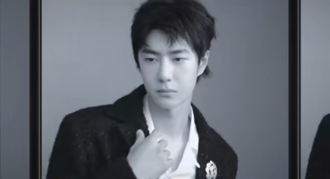  怎么能那么帅啊[打call]#王一博黑白侧颜杀# ​​​