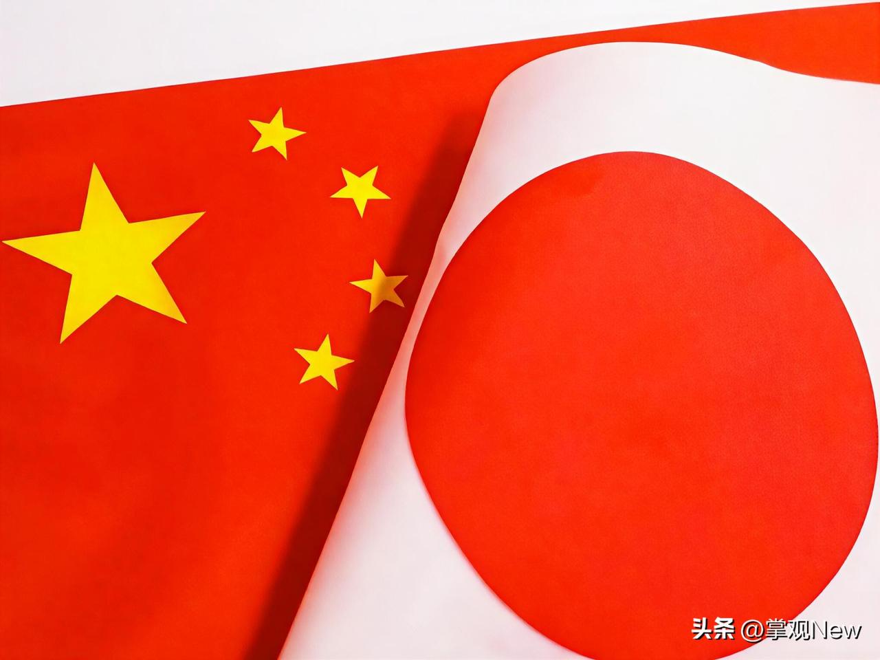 日本前驻华大使宫本雄二最近写文章喊话，说日本得赶紧把和中国的关系掰回来，说白了就