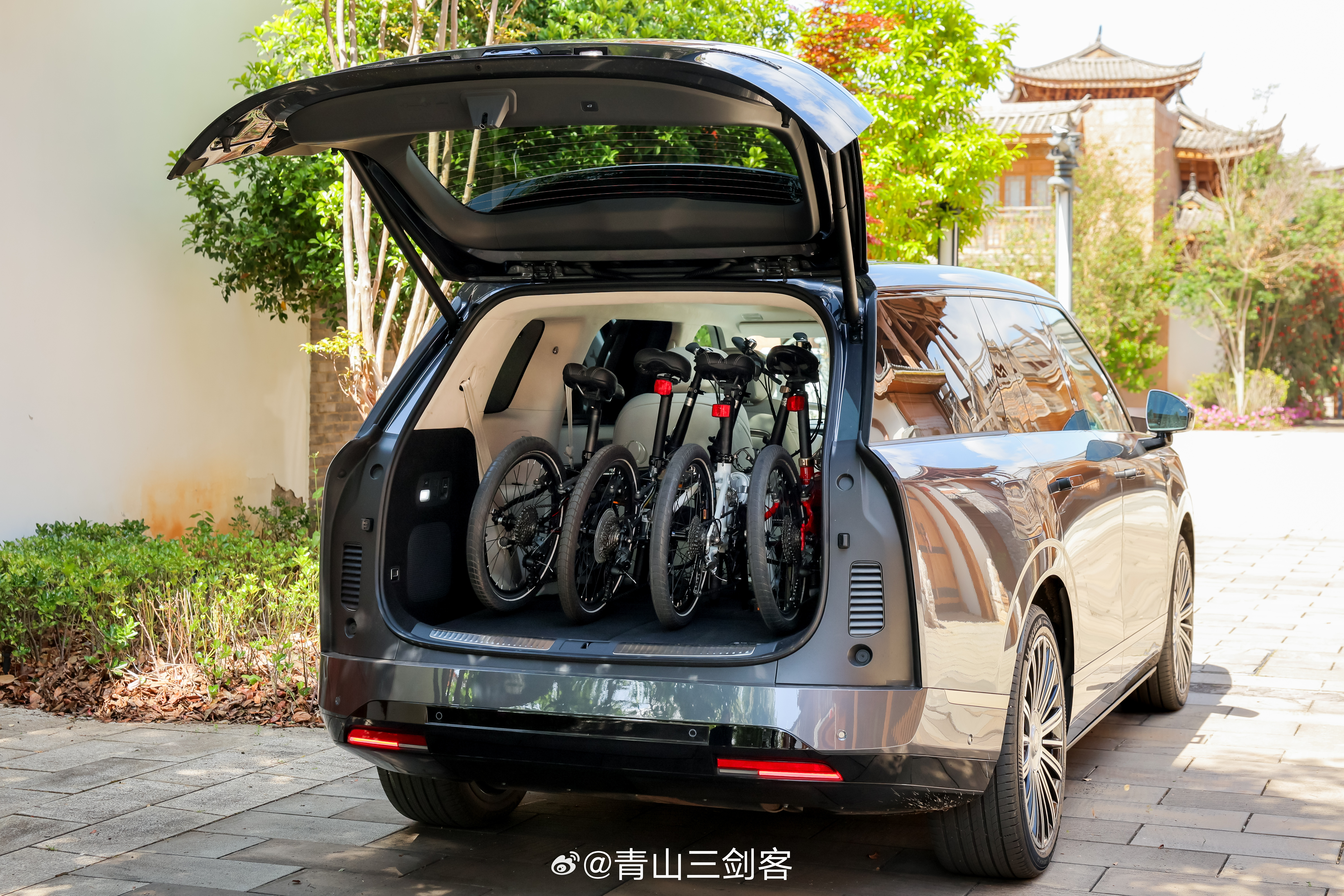 小鹏GX这个价确实有点吓到我 猜26.98万起今天股价涨幅，明显资金也是认同这个