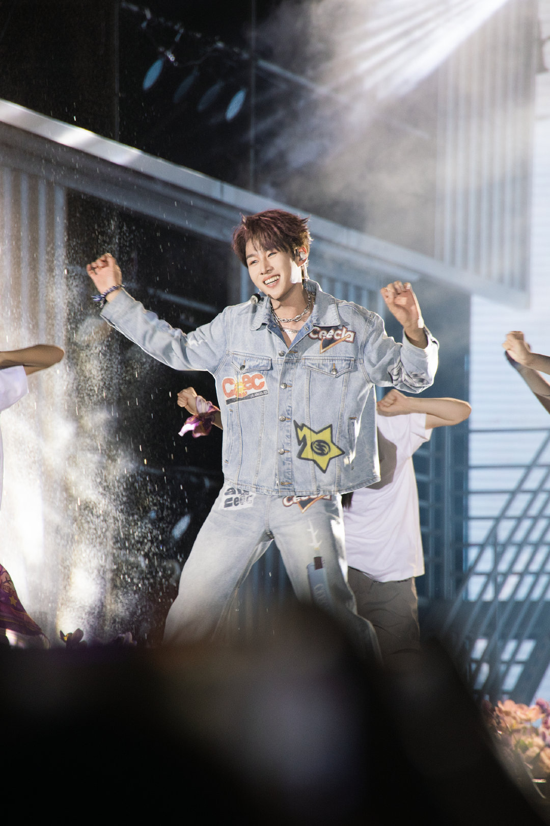 卓沅 💜 卓沅的沅气日常 你的笑容似乎拥有魔力，因为每次看到你笑，我都会忘却烦