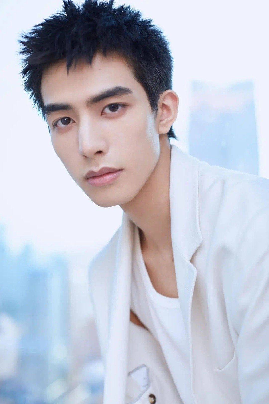 宋威龙没有成为顶流，原因很简单，不是他长的不帅，也不是他没有演技，而是他这人太佛