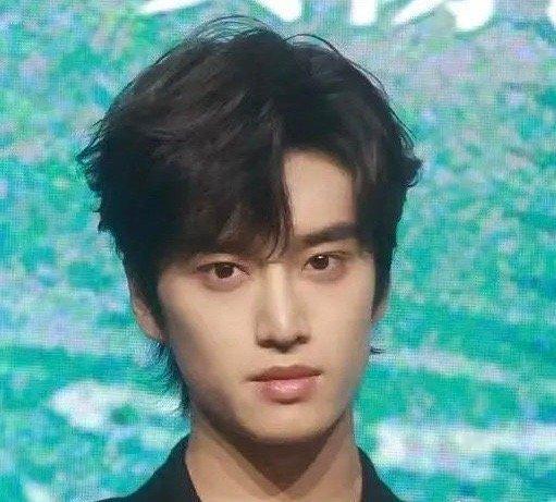 娱乐[超话]李昀锐张康乐何与活动生图李昀锐张康乐何与媒体生图李昀锐张康乐何与媒体