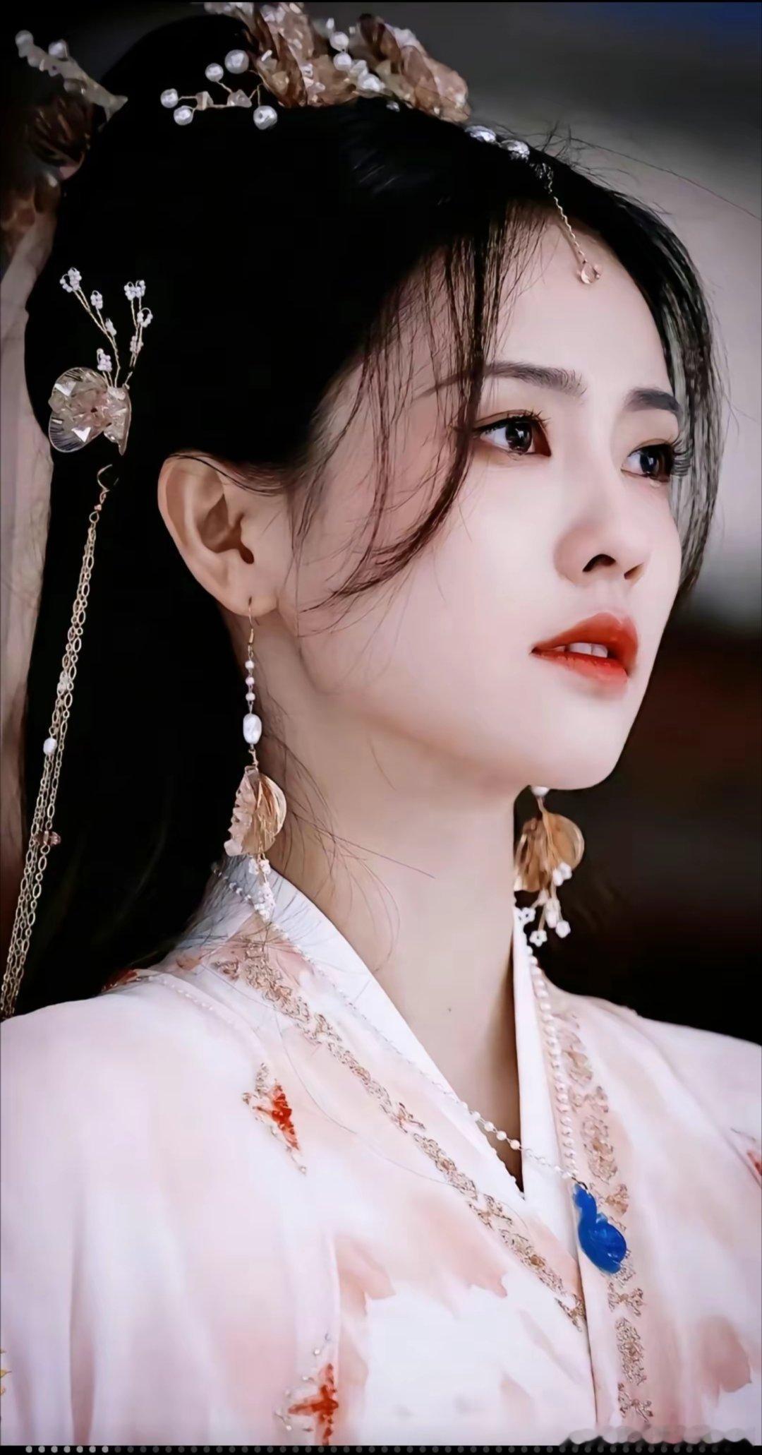 侧颜太美了 