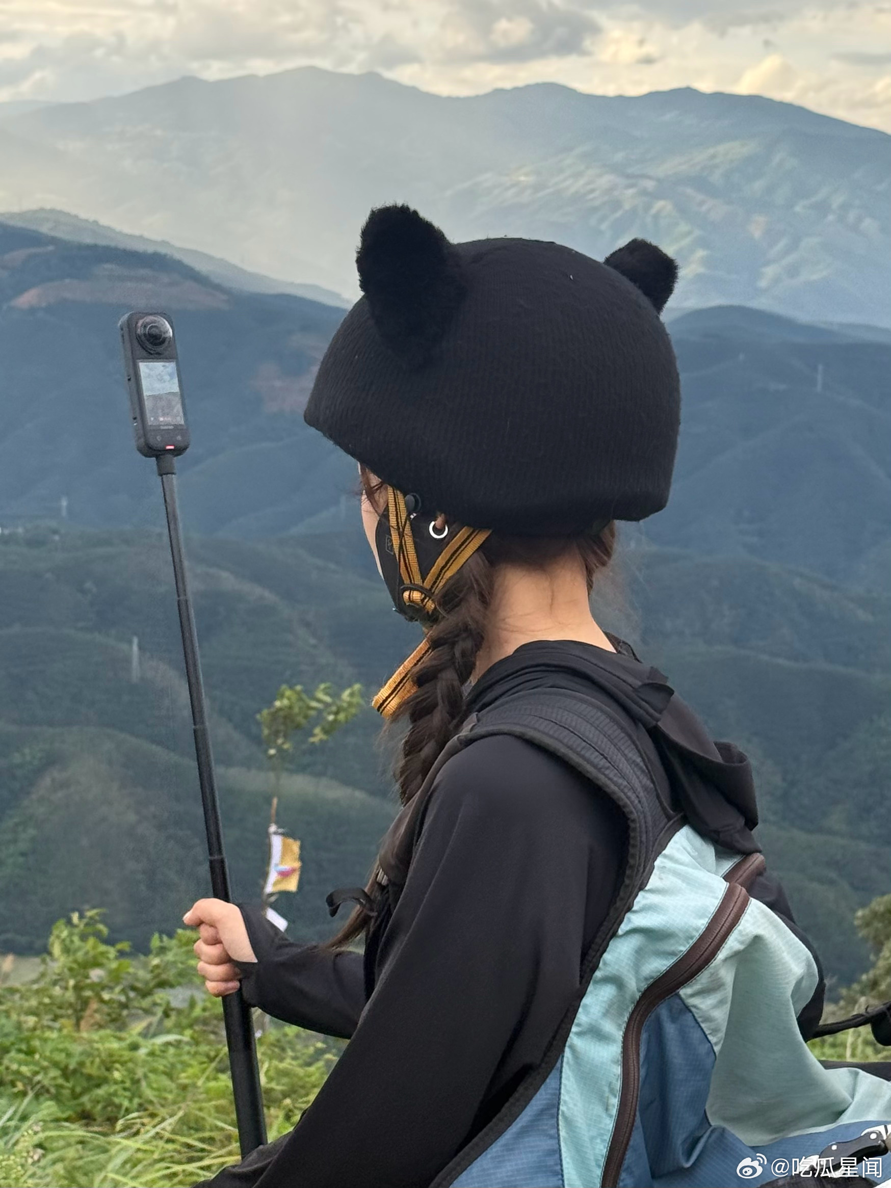 徐若晗克服恐高徐若晗给粉丝回信了不掩饰自己的畏惧，却依旧选择迎难而上超动人 