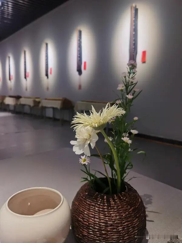 三人行，必有我师焉！

这是古代先贤的精辟思想总结！

都知道闻道有先后，术业有