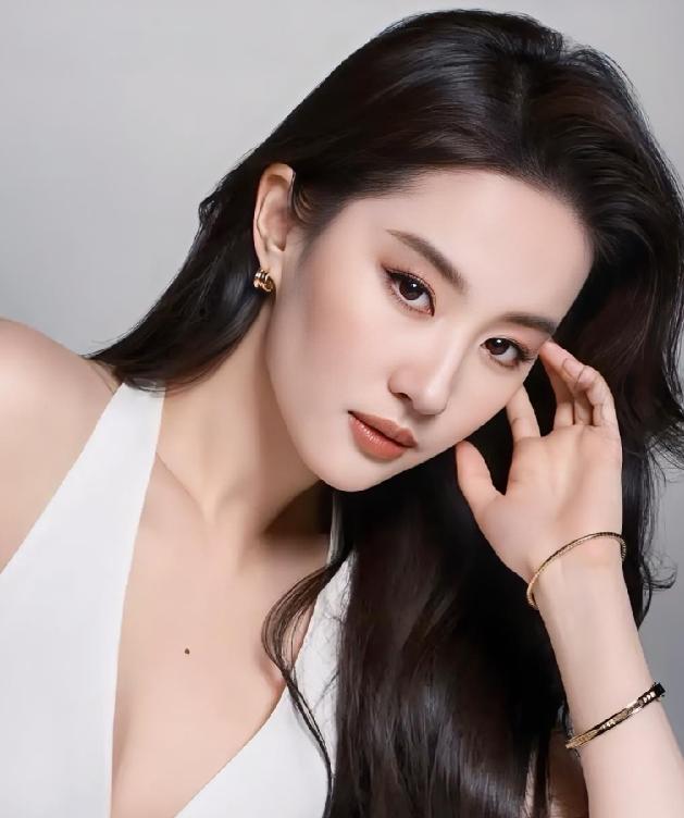 终于明白刘亦菲为啥不结婚了！

2024年6月，《玫瑰的故事》在CCTV-8黄金