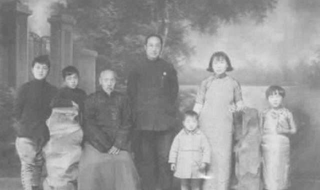 1955年，时任上海市副市长的潘汉年在北京开会期间遭到逮捕，毛泽东亲批：此人不可