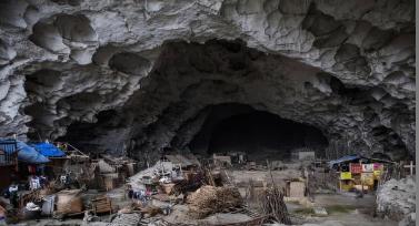 打仗时藏进山里安全吗？你只需记住一点，山区从来都是兵家不争之地。

现代军事行动