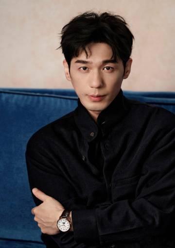 白宇这样太没礼貌了代拍近身闪光灯偷拍，转头卖图赚黑心钱，被提醒后倒打一耙？白宇的