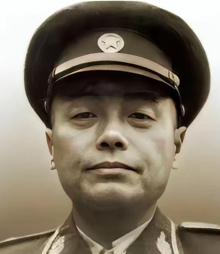 1931年，湖北孝感的红军医院里，一个地主家的千金，颤抖着给一位陌生连长换药。她