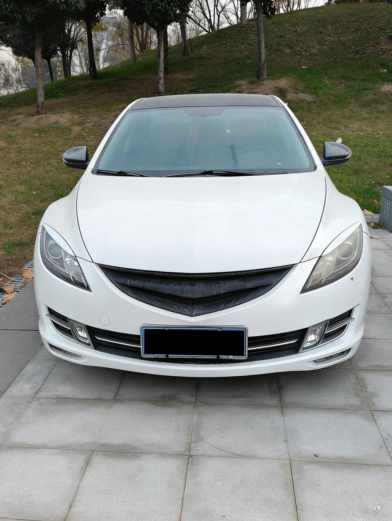 被低估的运动轿跑：马自达睿翼今天在公园散步时，看到一款比较冷门的轿跑——09款的