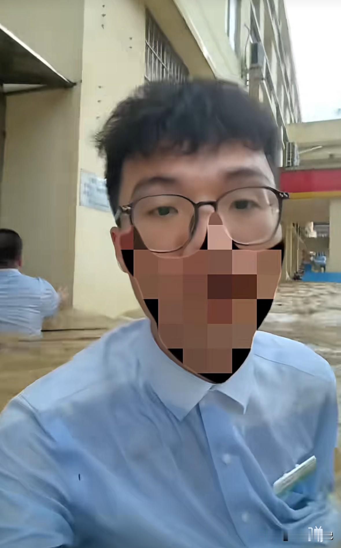 水太大了，大人都到腋下了，这要是孩子就没过了，太吓人了。
今年也不知道怎么了，连