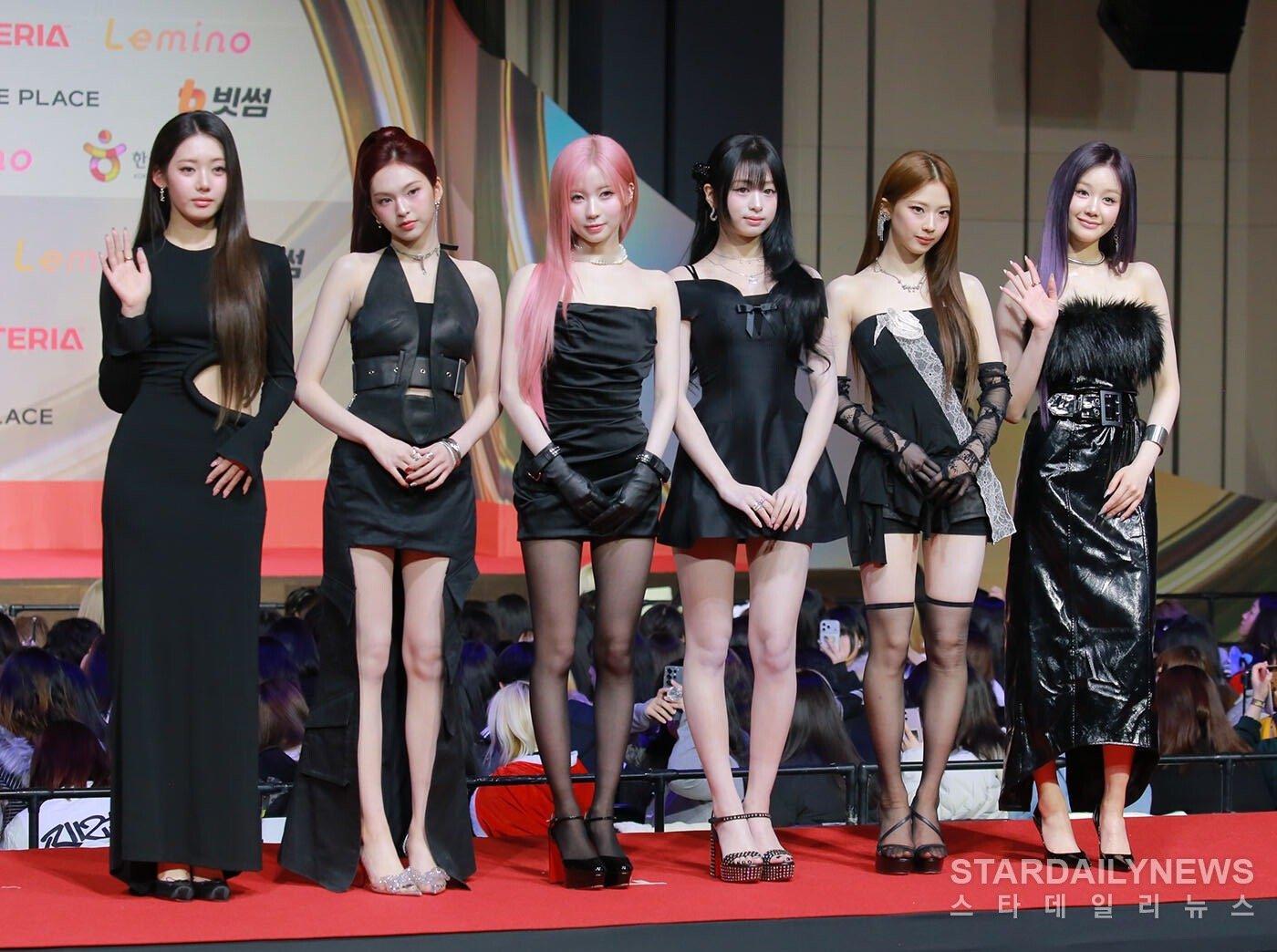 BABYMONSTER今日SBS红毯整体造型不错，在红毯还是大体积或长款裙装能镇