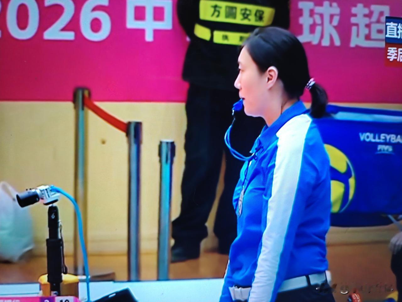 快讯：天津主场，天津女排对阵北京女排，北京女排得了一个红牌和黄牌

不知北京女排