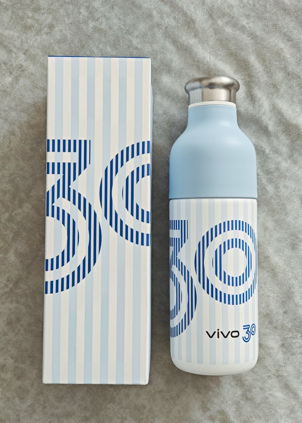 vivo 30周年款保温杯，评论抽一个 ​  ​​​