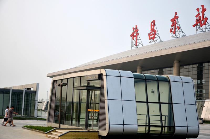 车站卫生间网格配1保洁4所长1监督员 ，车站：管理制度是内部问题。12月5日，河