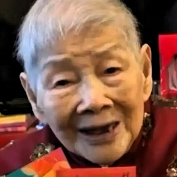 覃美金102岁与世长辞，跨越一个世纪的风雨人生，留给世人无尽感慨。百岁落幕，回望