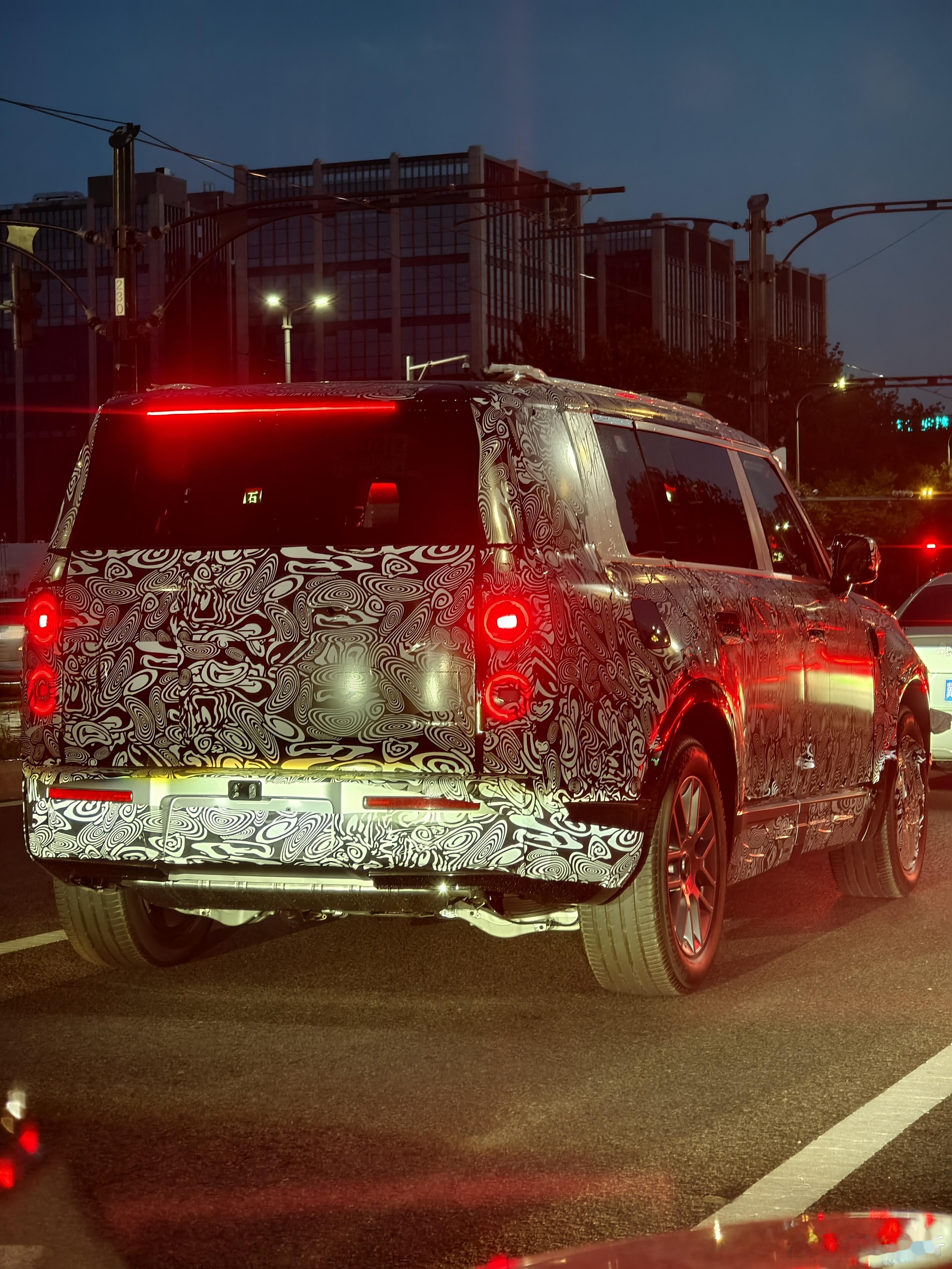 享界g9 路试车