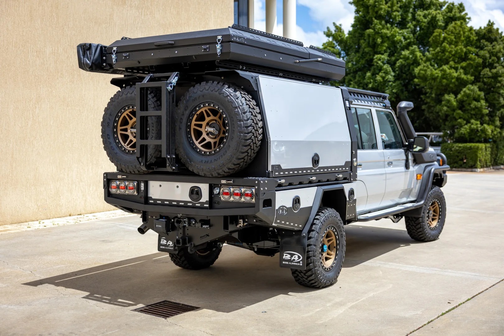 好车分享 Toyota LC79澳式穿越风格改装 