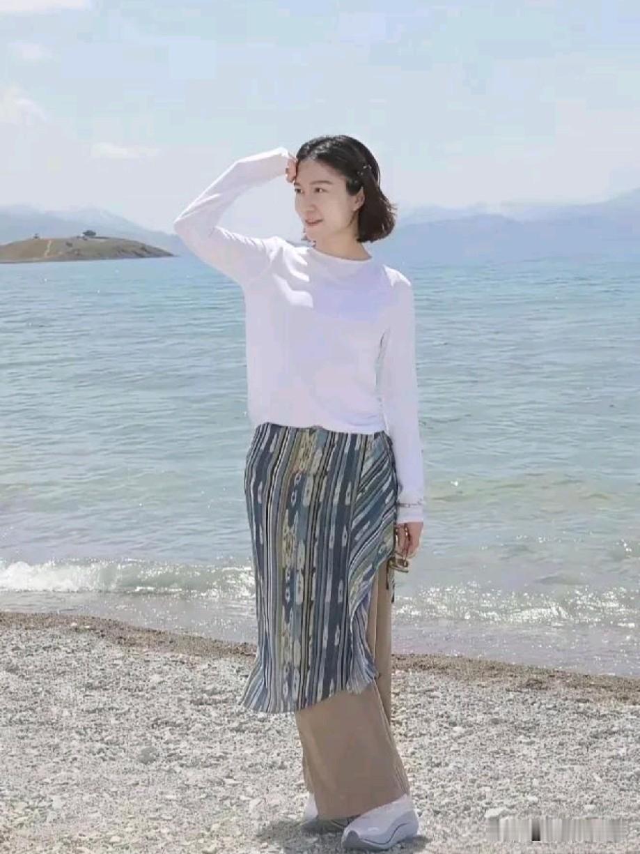 翁帆净身搬出清华住所，放弃房产一分不取
 
杨振宁先生离世之后，翁帆默默搬离清华