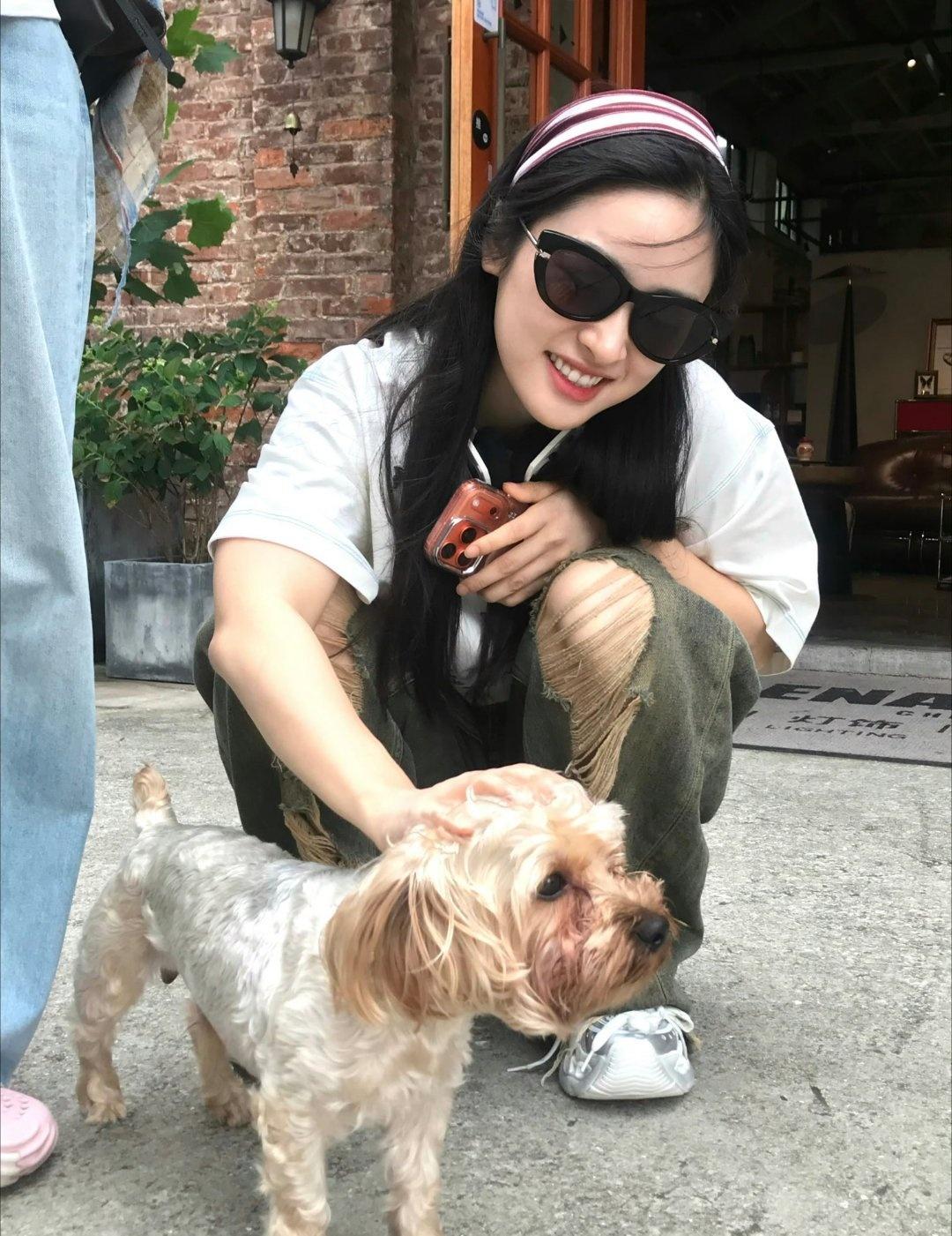 周渔老师总算是顺利完成了手头的全部工作，这段时间的辛劳大家都看在眼里。接下来一定