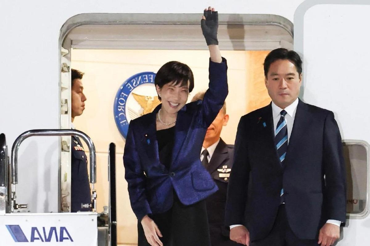 高市早苗兴冲冲跑去美国送大礼，妄图拉着特朗普签反华协议。结果特朗普连笔都没来得及