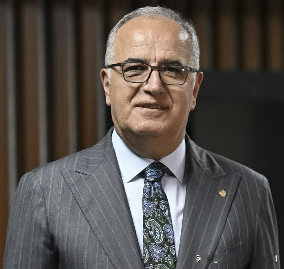 土耳其排协主席-穆罕默德·阿基夫·乌斯图恩达：

今年，我认为至少有两支队伍，最