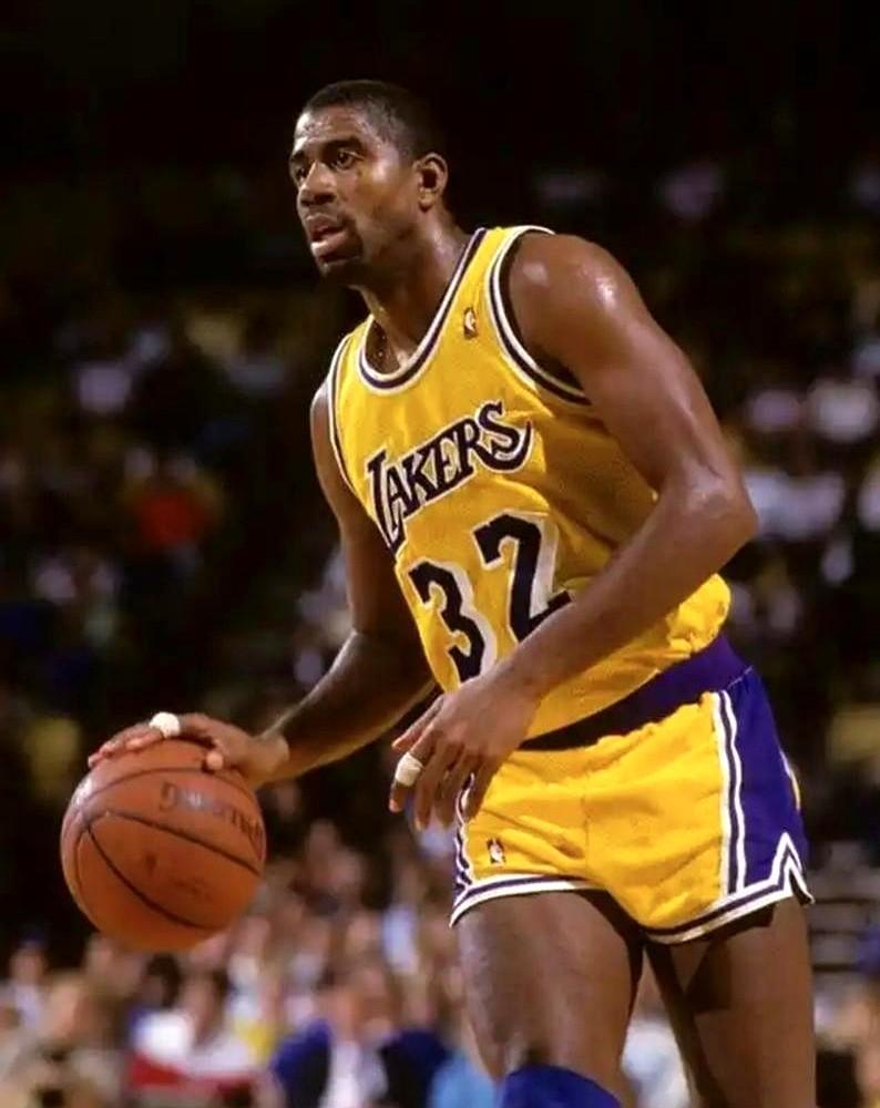 NBA历史前五控卫的门槛，要变天了。

微笑刺客托马斯的位置，可能要被一个年轻人