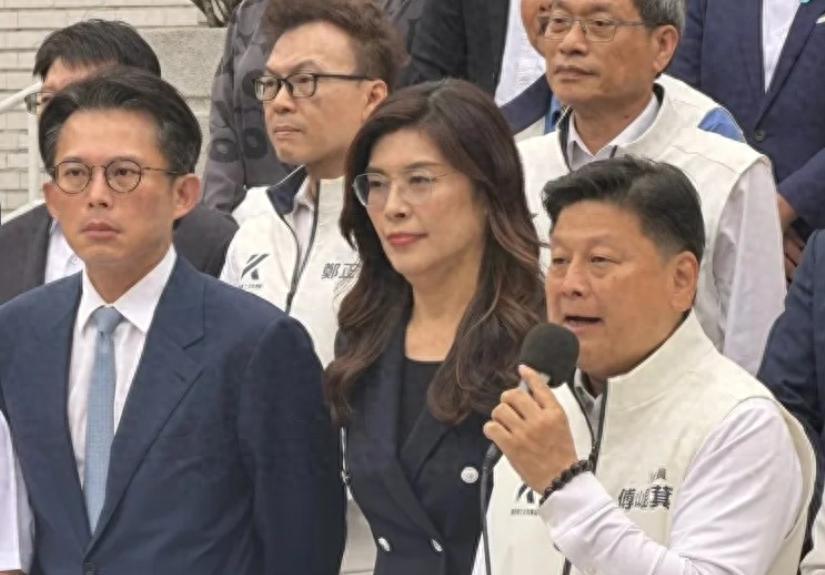 5月中旬，特朗普访华成为全球焦点。就在这个节骨眼上，国民党主席郑丽文放话：等特朗