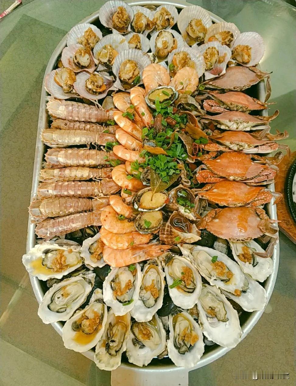 大连春季不可错过的美食有哪些？

大连春季是海鲜与时令野菜交织的“鲜味季”，
以