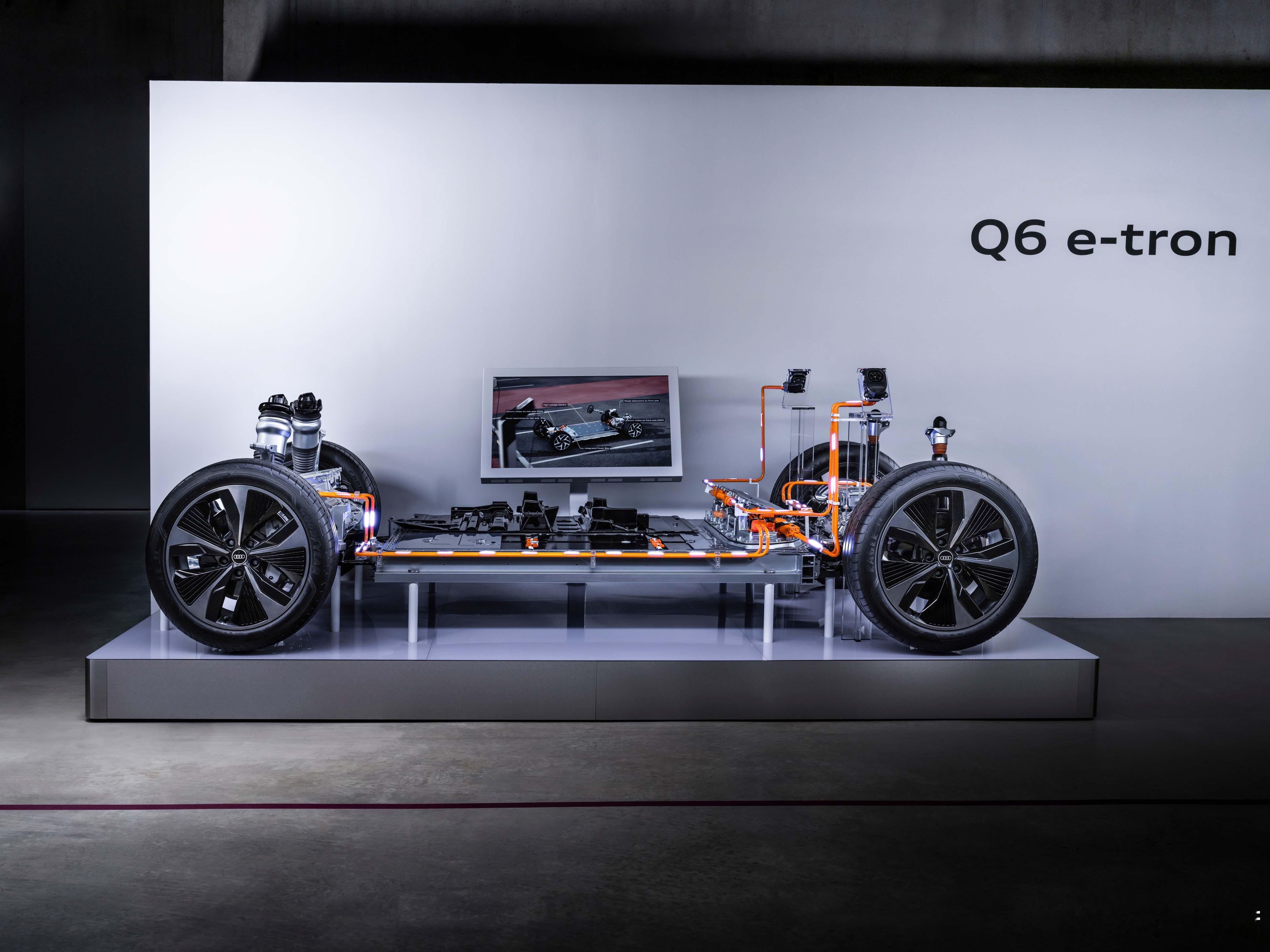 即将来到中国的奥迪Q6 e-tron大概率会得到华为的技术支持。1、是车机；2、
