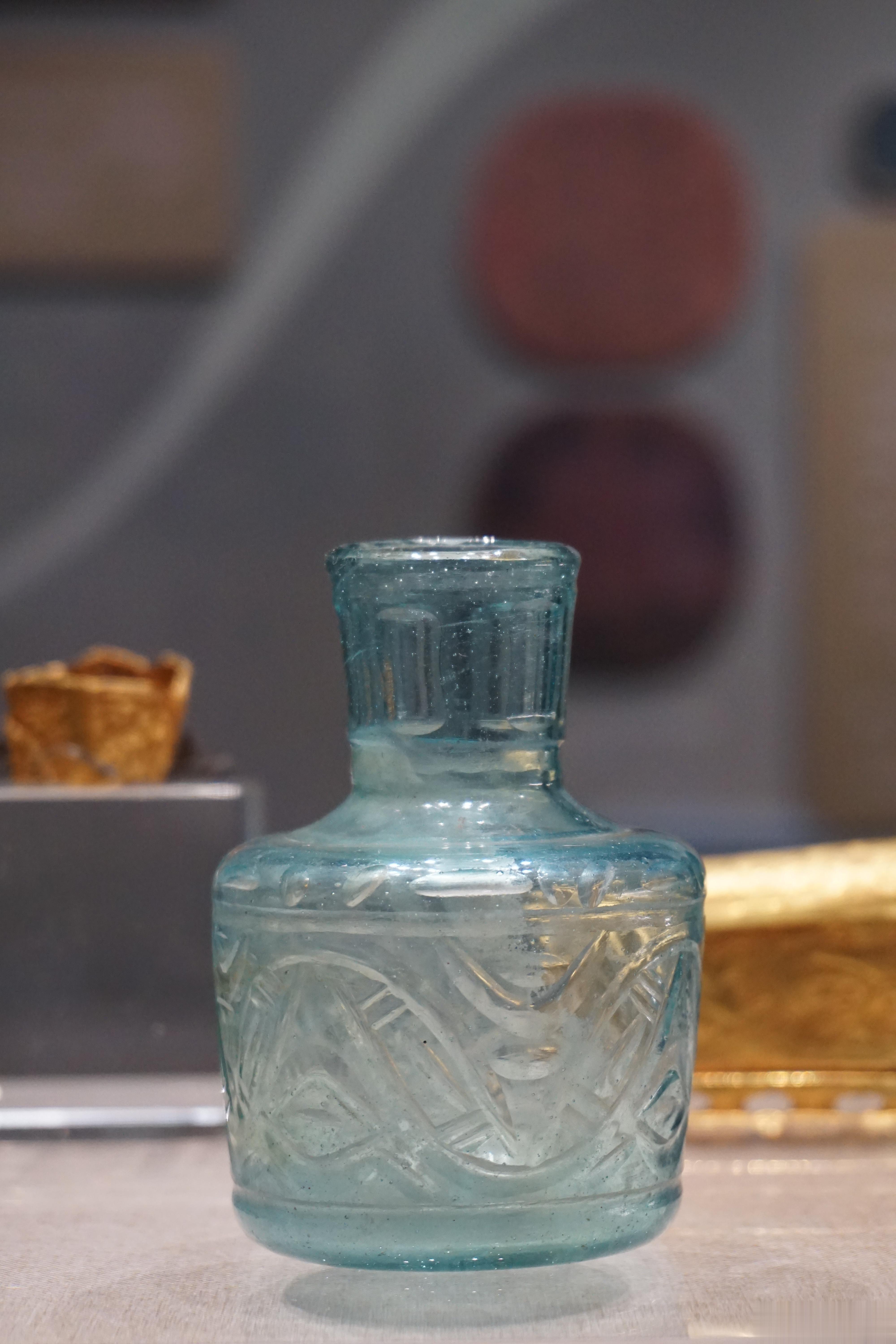 北宋琉璃瓶定州静志寺塔基地宫出土 ​​​