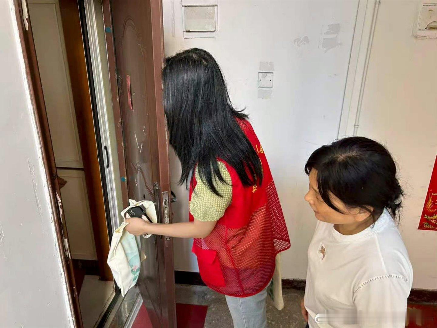 台州路桥粽叶飘香里藏着邻里最暖烟火气 今日，台州路桥区路北街道银安社区“粽享端午