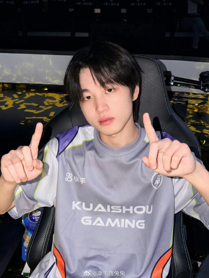 无言冠军状元对抗路 看完彻底服了，难怪自己总打不好对抗路，职业选手的操作与意识真