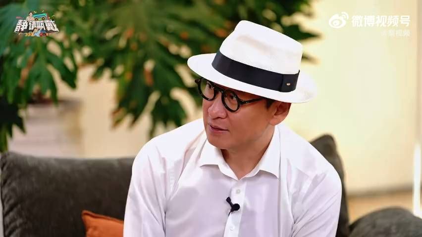 演员周杰在最新访谈中首次披露因目睹前辈遭冷遇而决意转行，道出了他告别影视圈十余年的核心原因