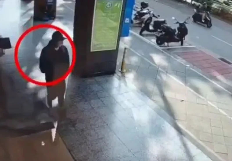 #台男医美诊所枪击3人变装逃逸#【台北一医美诊所遭遇枪击，负责人小腿中弹！枪手变