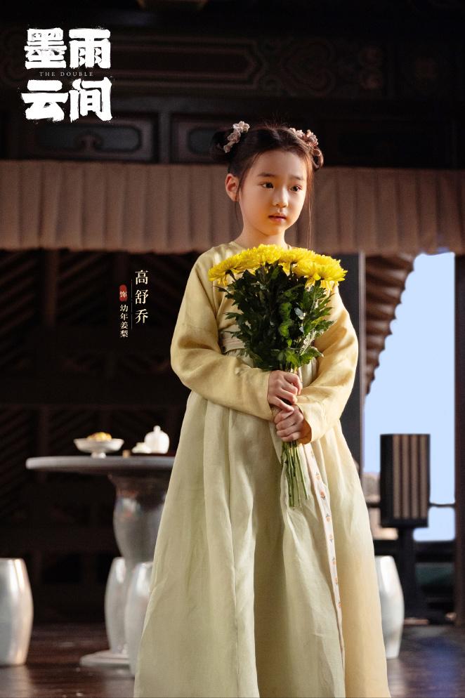 董璇和高云翔的女儿小酒窝演戏了！完美遗传到爸妈优良基因的她，看来是吃定了娱乐圈这