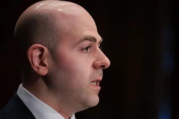 2月3日，美联储理事斯蒂芬·米兰在接受采访时表示，倾向于今年全年降息略超1个百分