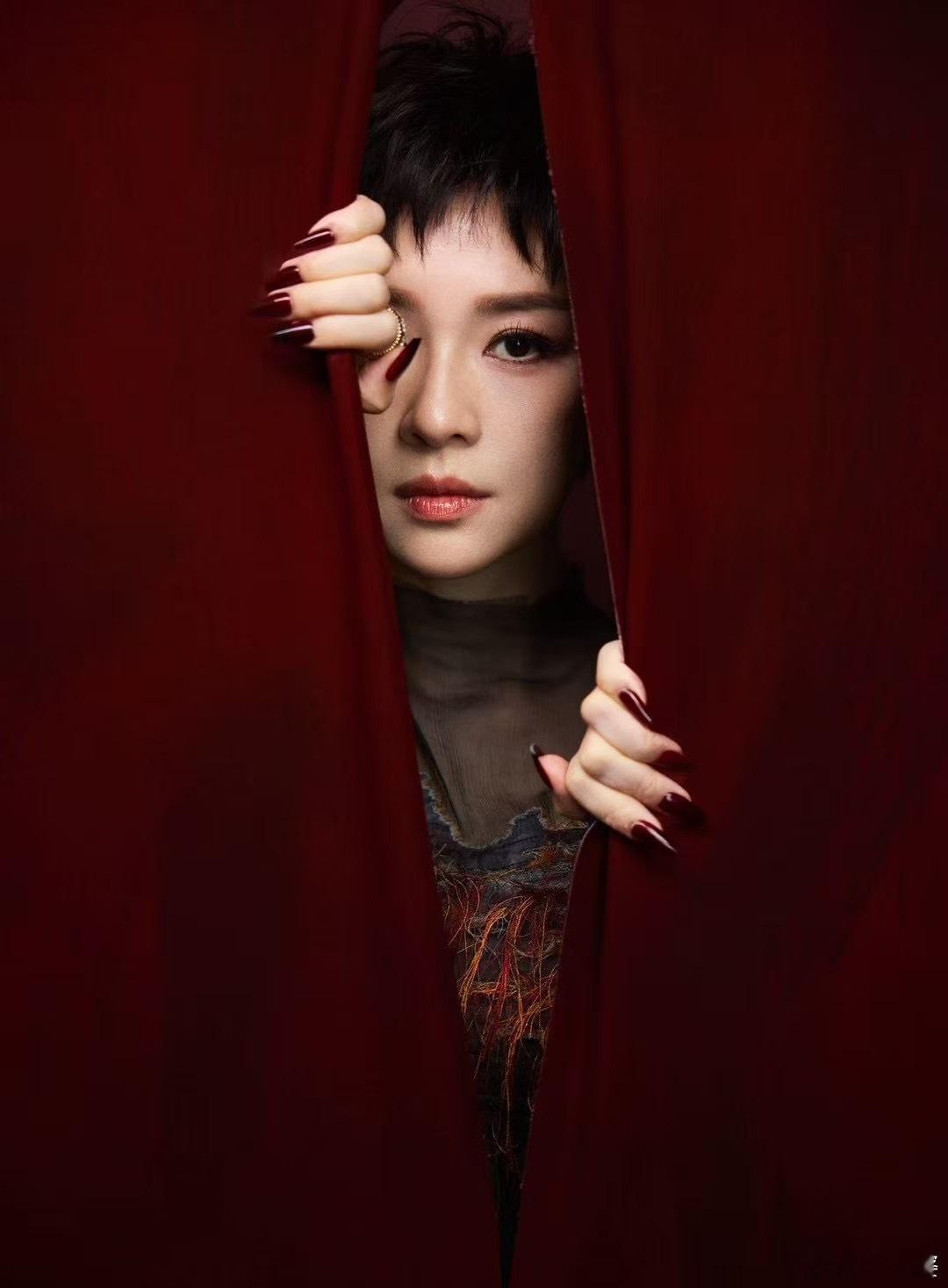 章子怡短发 气场太足啦！真正的女王范儿 ​​​