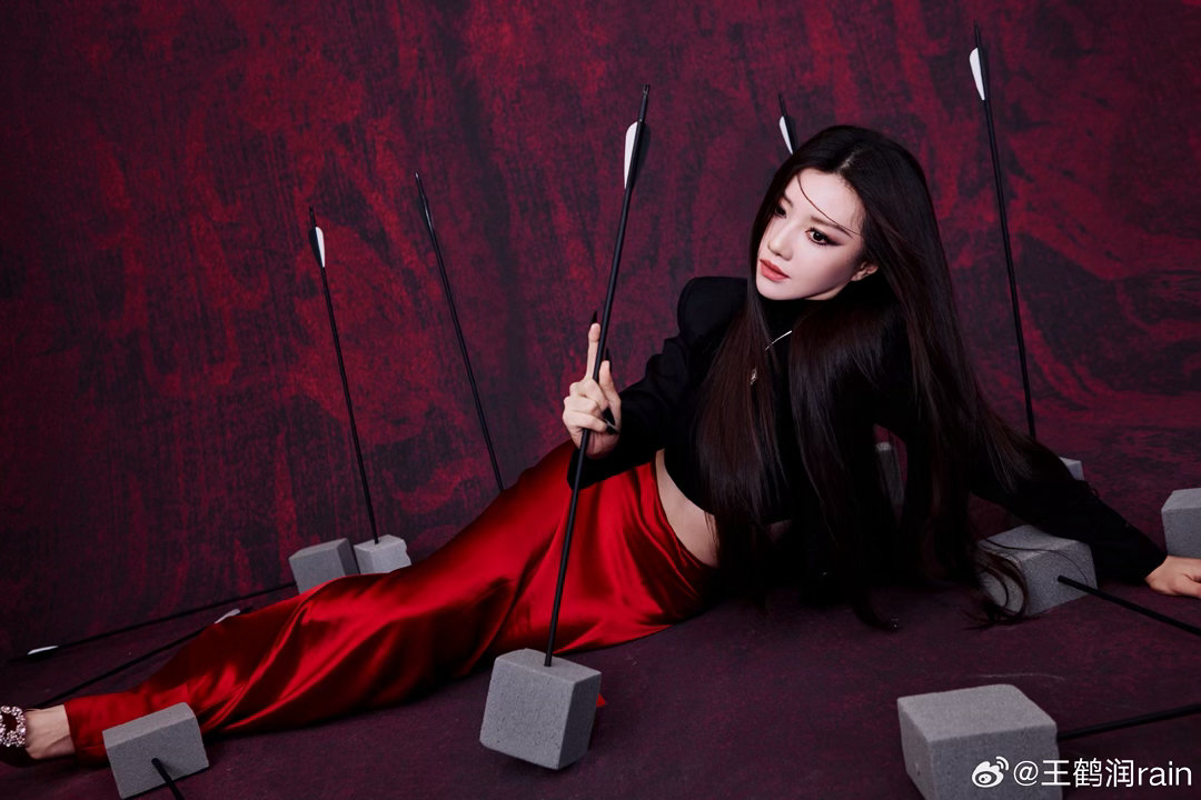 谁给王鹤润做的造型谁给王鹤润递个恶女本子微博视界大会全阵容微博视界大会全阵容齐聚