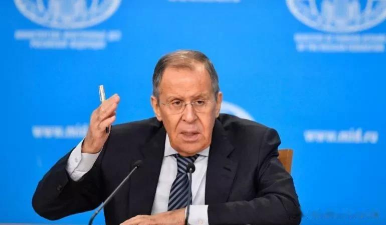 拉夫罗夫：俄有数十亿印度卢比，但花不出去！现在最好办法是换成人民币

来源:海峡