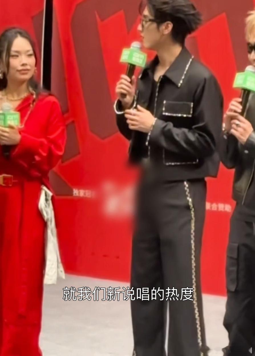 严浩翔答应大家的新说唱福利新说唱2025 严导的执行力绝了！热度到福利到，这声线