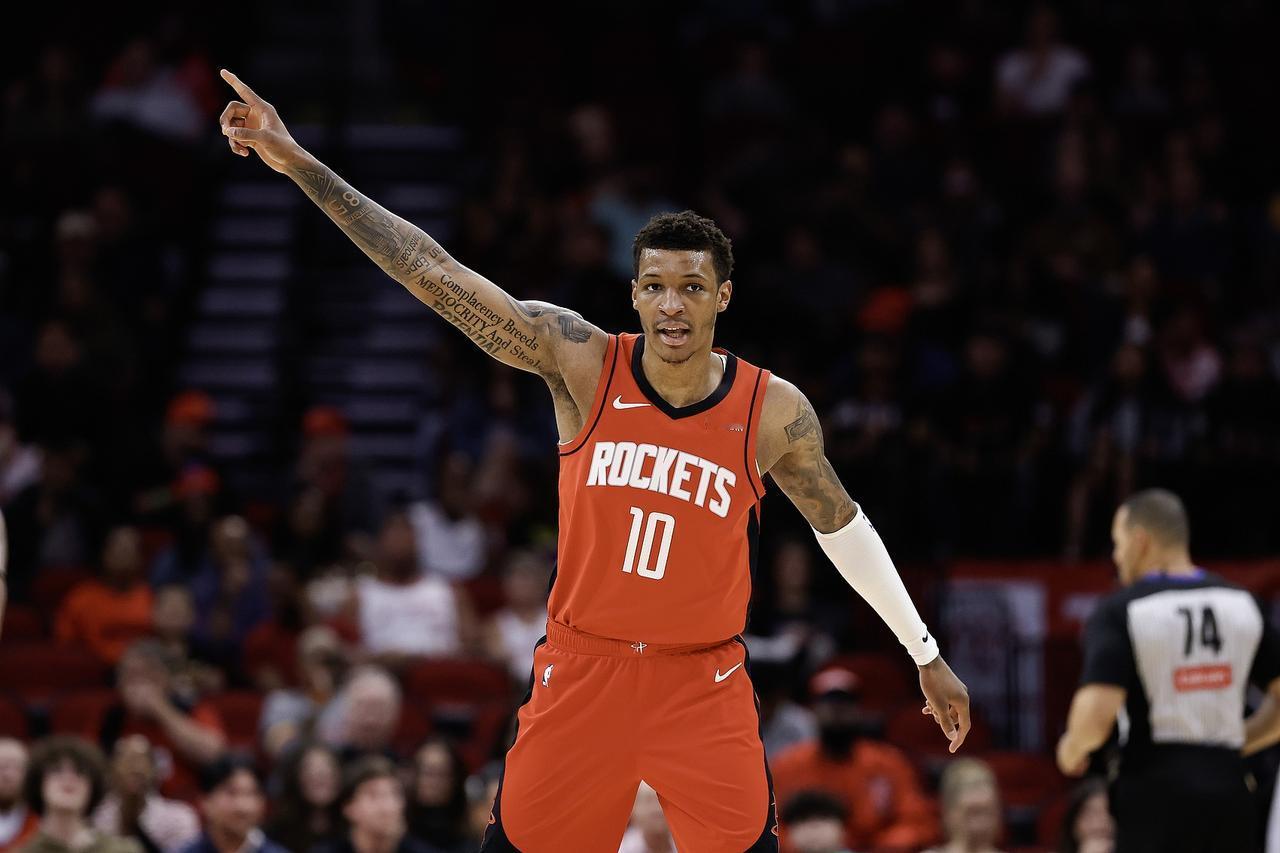 小贾被杜兰特骂醒呢？打出了本赛季最好的一场比赛！
面对羸弱的爵士，小贾巴里史密斯