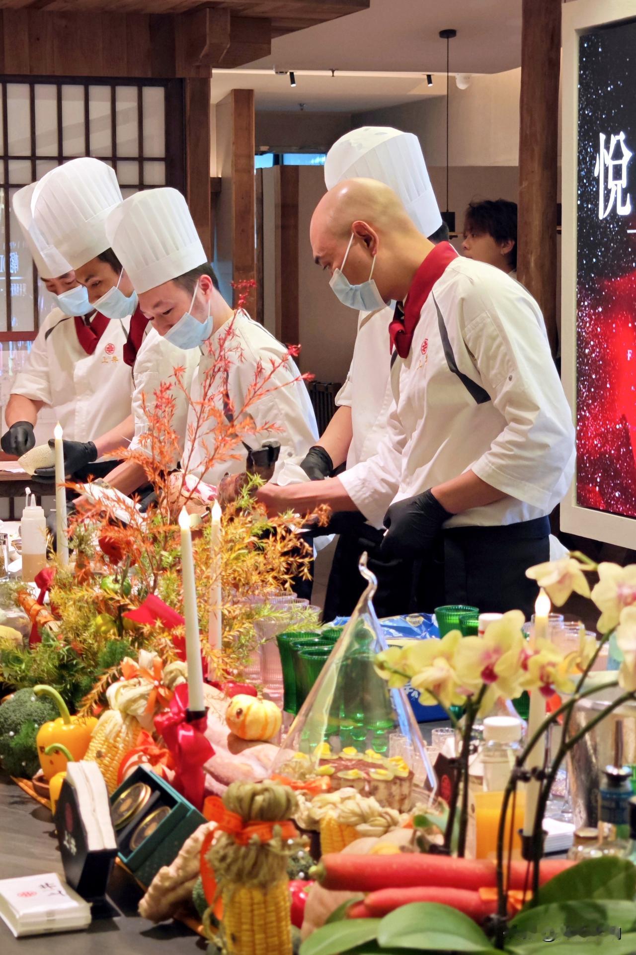 都知道成都IFS是个寸土寸金的地方，能在这黄金地段开餐厅的，必定有着过硬的实力和