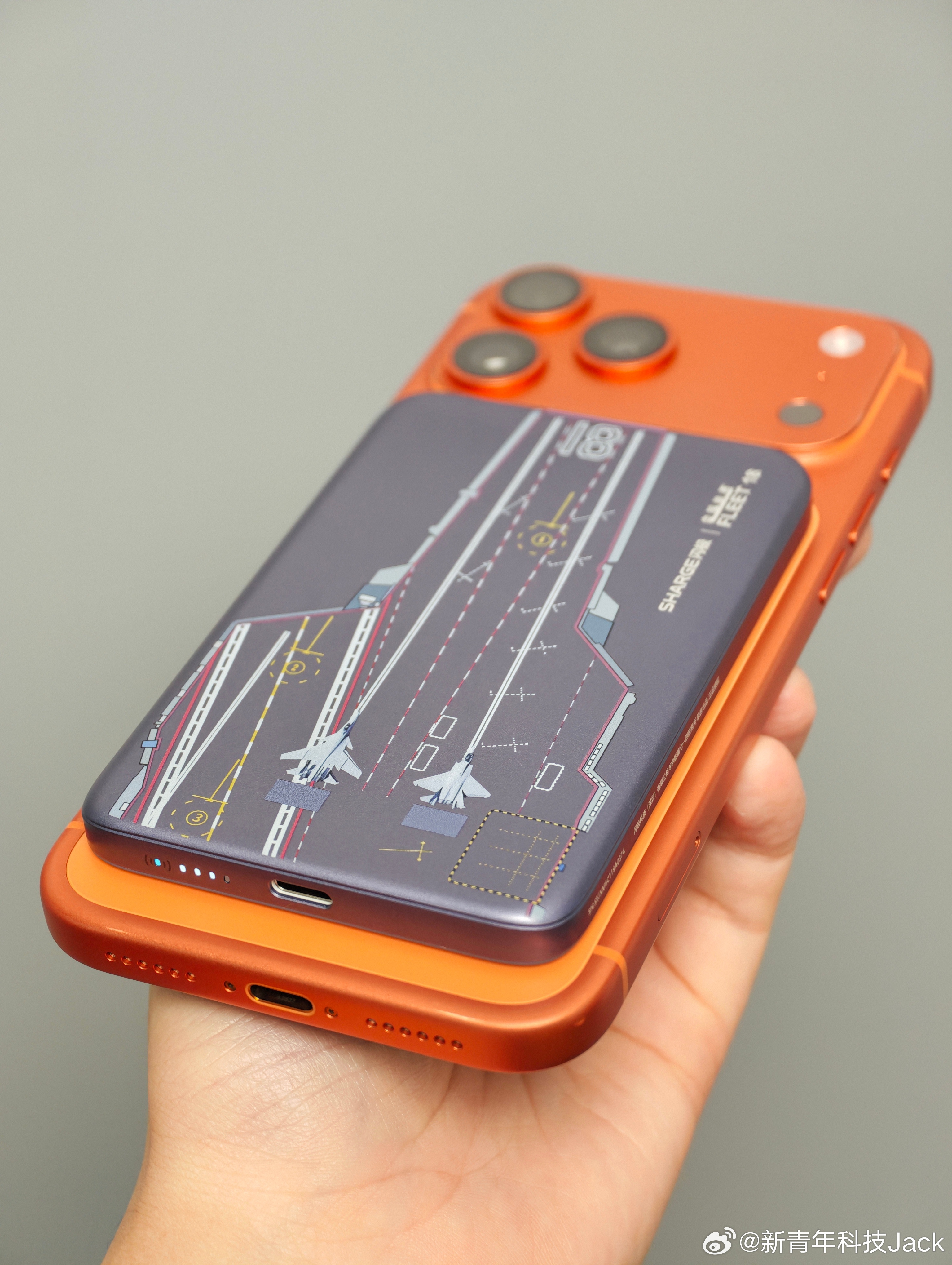 闪极纪念礼盒挺有意思，先是给自家新款AI眼镜预热，做了个3D打印眼镜框用来给意向