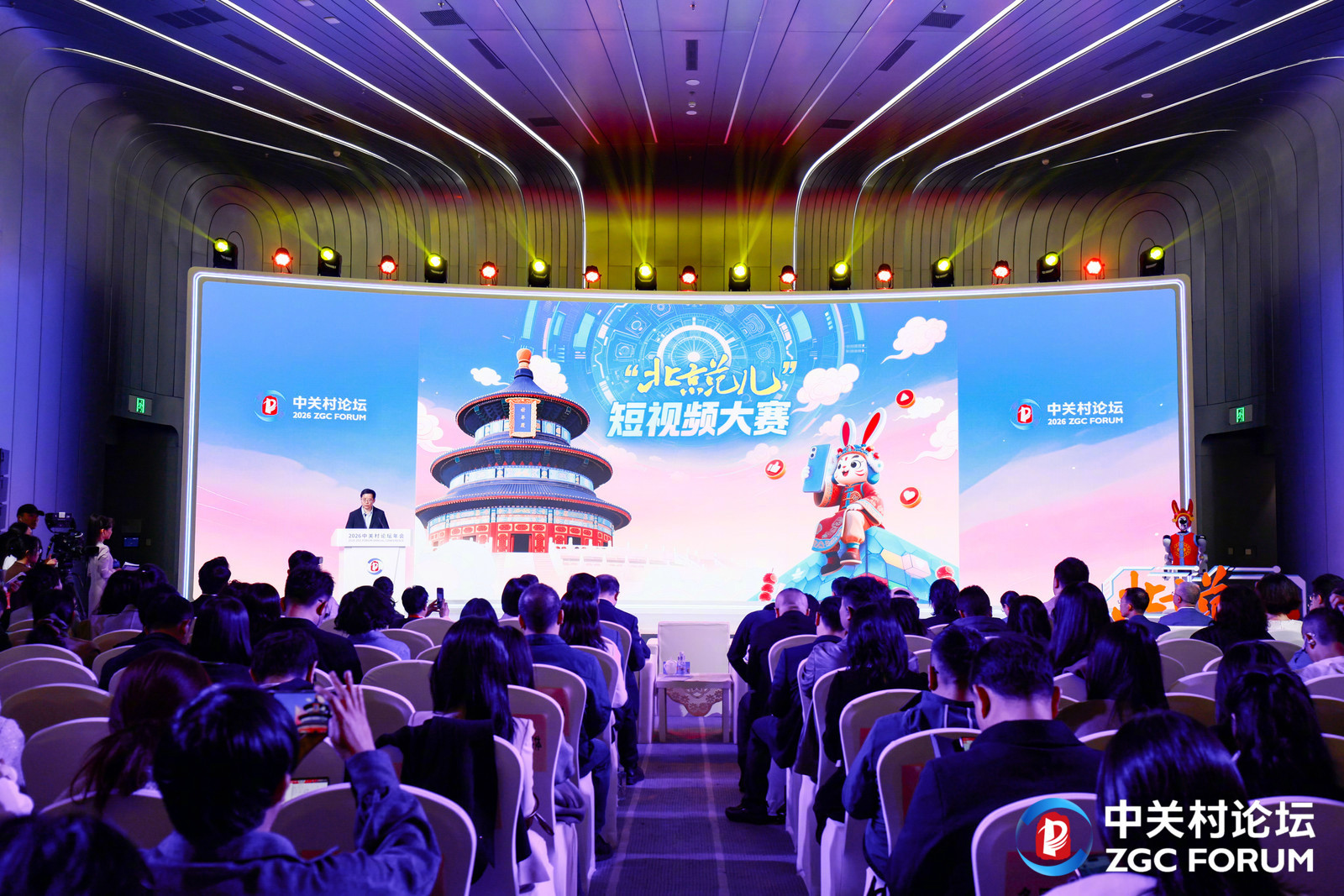 脊髓损伤可能导致无法治愈的肢体瘫痪，例如里夫（《超人》主演）、桑兰、张海迪……人