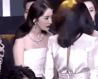 姚晨名场面：打你就打你，还需要挑日子嘛🤗 ​​​